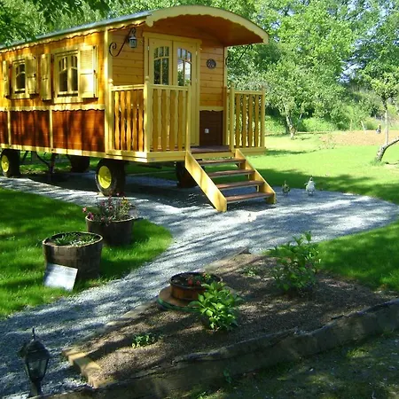 Les Roulottes De Saint-sulpice * Saint-Sulpice-en-Pareds