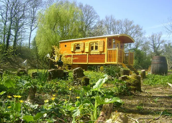 Les Roulottes De Saint-sulpice * Saint-Sulpice-en-Pareds